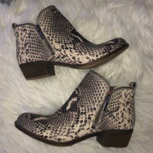 ⚠️ SOLD ⚠️ Lucky brand bootie